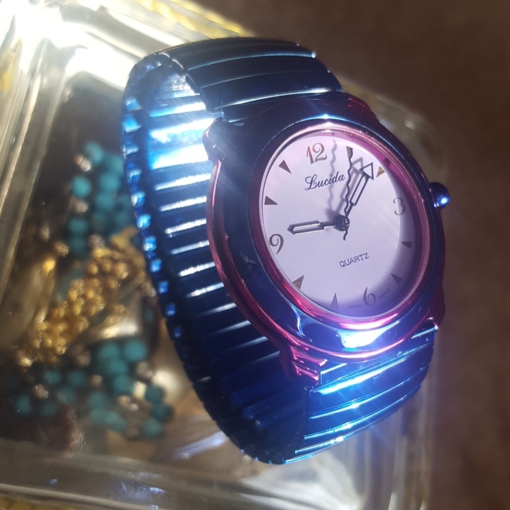 Lucida watch